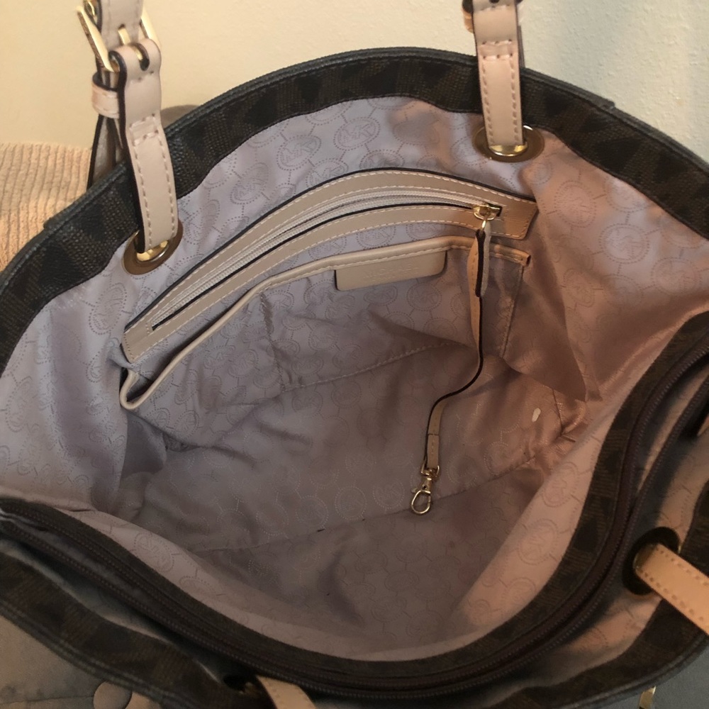 Michael Kors Tote and Matching Wallet - Picture 2 of 5